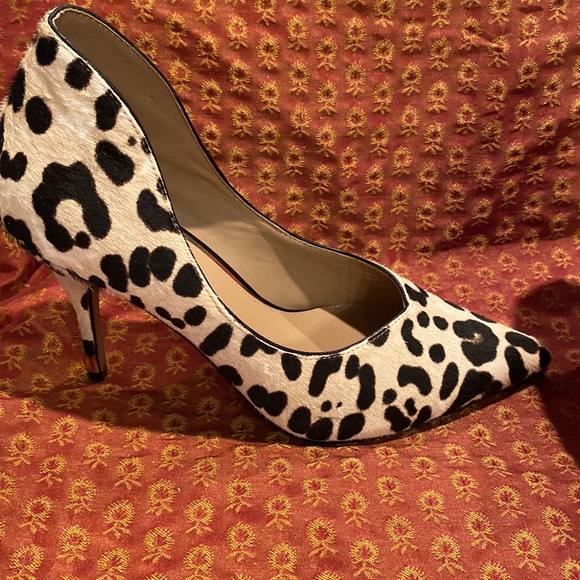 LNWT LINEA PAOLA PENROSE PUMP; STILETTO HEEL, BLACK and CREAM CALF HAiR. CLASSY! - Picture 4 of 12